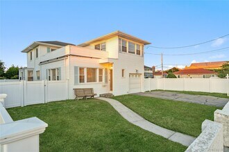 2000 Ocean Blvd in Atlantic Beach, NY - Building Photo - Building Photo