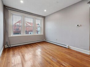 21 Sutherland Rd, Unit 15 in Boston, MA - Foto de edificio - Building Photo