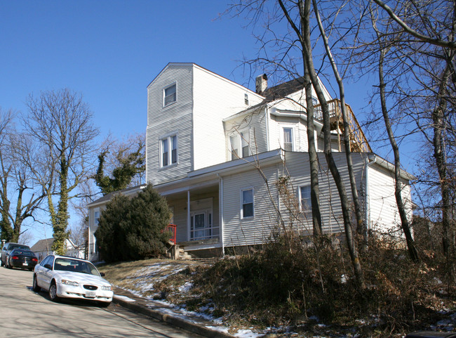 4001 Derby Manor Dr in Baltimore, MD - Foto de edificio - Building Photo