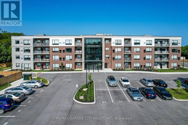 3998 Victoria Ave in Lincoln, ON - Building Photo - Building Photo