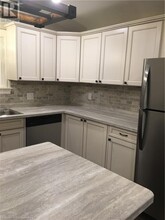 18 Jones St in Stoney Creek, ON - Building Photo - Building Photo
