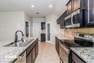 525 Foxhunter St, Unit F19 in Fort Worth, TX - Foto de edificio - Building Photo