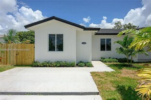 10745 SW 217th St in Goulds, FL - Building Photo