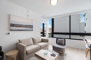 225 N Miami Ave, Unit SI FL5-ID1501137P in Miami, FL - Building Photo