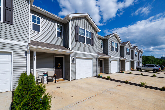 Gardner Village in Gray, TN - Building Photo - Building Photo