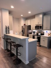 2945 Cottage Ln in College Park, GA - Building Photo - Building Photo