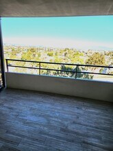 4337 Marina City Dr, Unit 443 in Marina Del Rey, CA - Building Photo - Building Photo