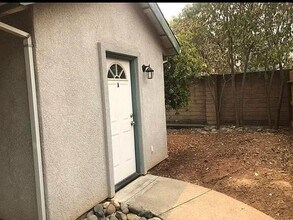 2920 Walnut Ave in Carmichael, CA - Building Photo - Building Photo