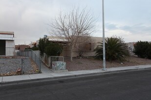 5300 Redberry St in Las Vegas, NV - Building Photo