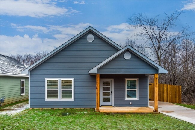 property at 417 E Nelson St