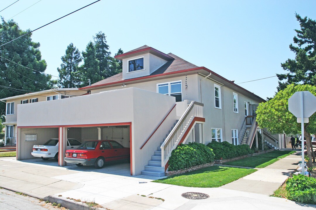 Four Howard in Burlingame, CA - Building Photo