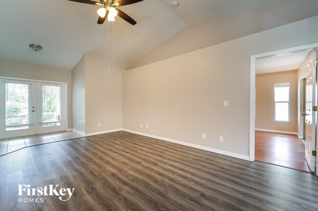 1570 Waldorf Dr in North Port, FL - Building Photo - Building Photo