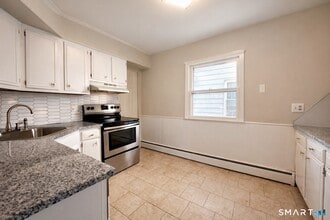 230 N Main St in Naugatuck, CT - Building Photo - Building Photo