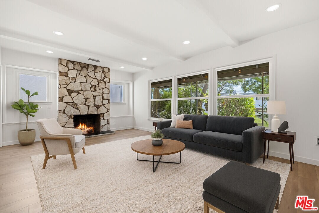 1511 Edris Dr in Los Angeles, CA - Building Photo
