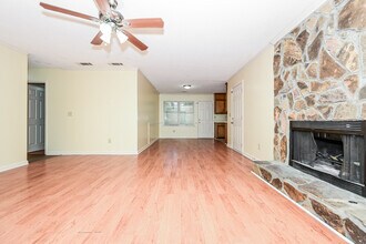 155 Victoria Dr in Ellenwood, GA - Building Photo - Building Photo