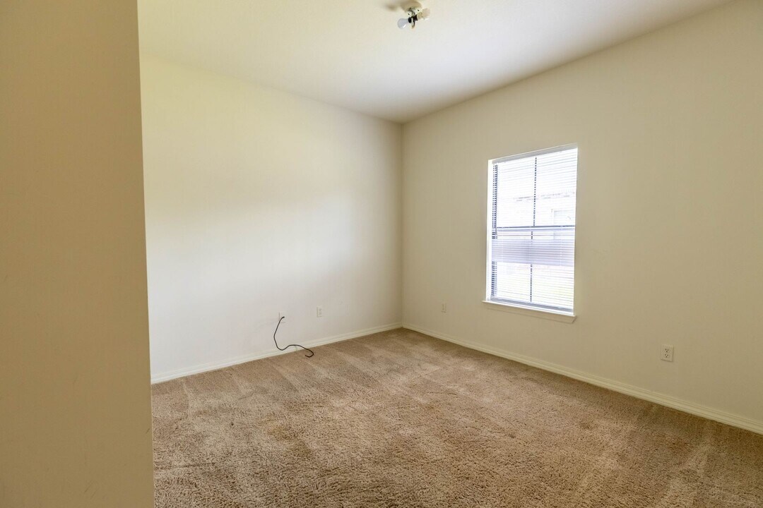 15804 Adam Rd in Biloxi, MS - Building Photo