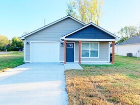 1603 Hill Valley Dr in Manhattan, KS - Building Photo