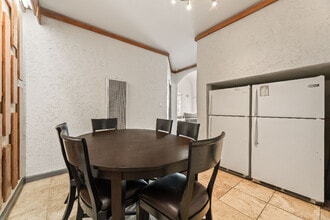 2814 Ellendale Pl, Unit 3BR in Los Angeles, CA - Building Photo - Building Photo