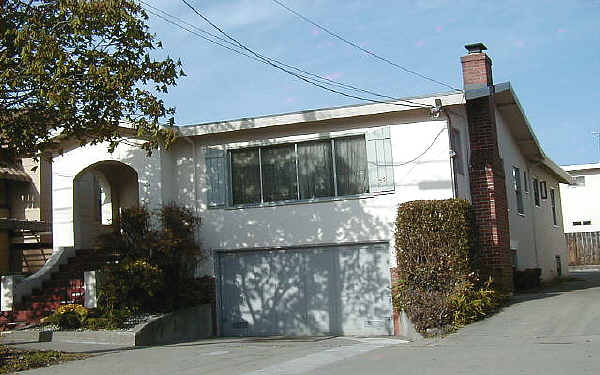 554 Liberty St in El Cerrito, CA - Building Photo - Building Photo