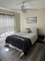 2173 Grandview Dr in North Port, FL - Building Photo