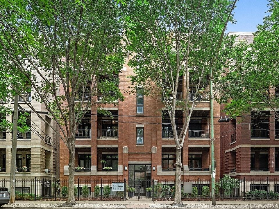 679 N Peoria St, Unit 3N in Chicago, IL - Building Photo
