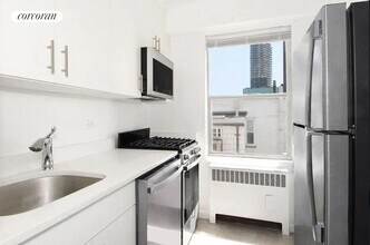 230 E 79th St in New York, NY - Building Photo - Building Photo
