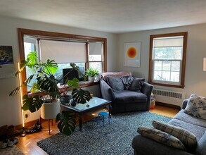 11 Woodbury St in Arlington, MA - Building Photo - Building Photo