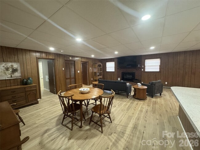 319 Connelly Springs Rd in Lenoir, NC - Building Photo - Building Photo