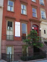 336 W 23rd St in New York, NY - Building Photo - Building Photo