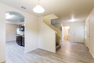 6306 Heathers Bend in San Antonio, TX - Building Photo - Building Photo