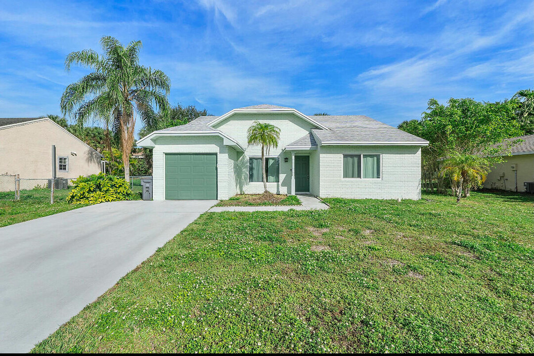 8143 Cedar Hollow Ln in Boca Raton, FL - Building Photo