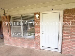 300 E San Saba Ave in Wortham, TX - Building Photo - Building Photo