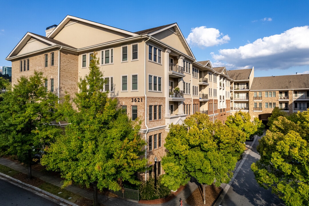 Vinings Main in Atlanta, GA - Building Photo