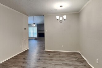 9606 Yearling Cir in Houston, TX - Foto de edificio - Building Photo