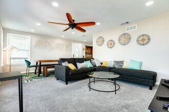 4421 Pelican Rd in Jamaica Beach, TX - Building Photo - Building Photo