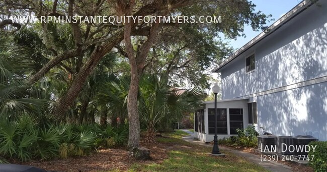3260 Royal Canadian Trace in Ft. Myers, FL - Building Photo - Building Photo