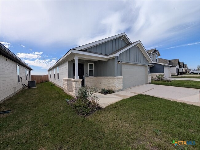 property at 862 Bluegrass Pt