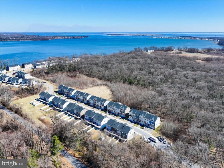 2907 Shaws Rd, Unit 205 in Edgemere, MD - Building Photo