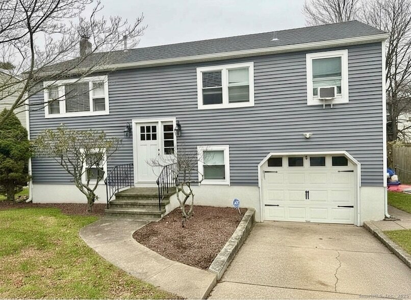 3 Donna Dr in Norwalk, CT - Building Photo