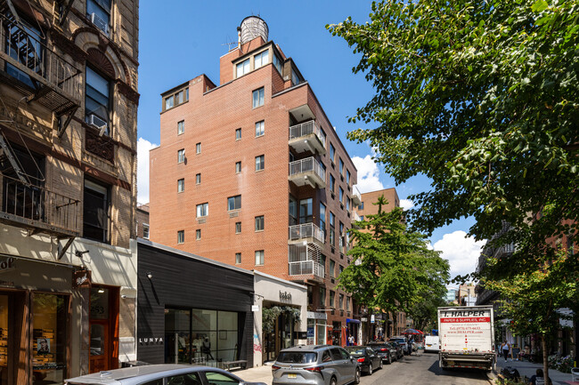 259 Elizabeth St in New York, NY - Building Photo - Building Photo