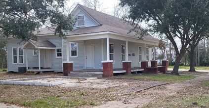 2105 Laurel Ave in Beaumont, TX - Foto de edificio - Building Photo