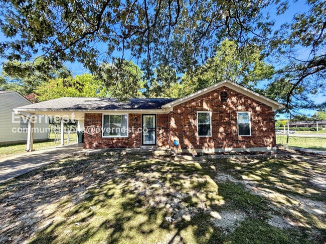 1582 Custer Dr