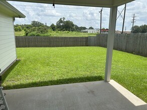 102 Overbrook Dr in Broussard, LA - Building Photo - Building Photo