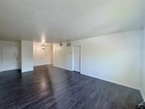 12 NE 19th Ct, Unit 212A in Wilton Manors, FL - Building Photo - Building Photo
