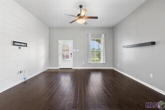 37299 Brigantines Ave in Prairieville, LA - Building Photo - Building Photo