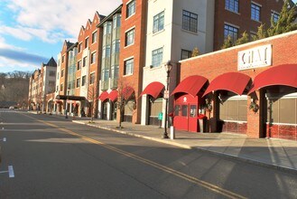 1-100 Christie Pl in Scarsdale, NY - Foto de edificio - Building Photo