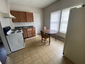 112 E Fourth St, Unit 112 Fourth Street in Cumberland, MD - Building Photo - Building Photo