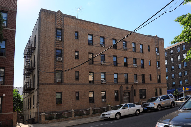 25-75 33rd St in Long Island City, NY - Foto de edificio - Building Photo