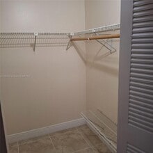 10877 NW 7th St, Unit 23-35 in Miami, FL - Foto de edificio - Building Photo