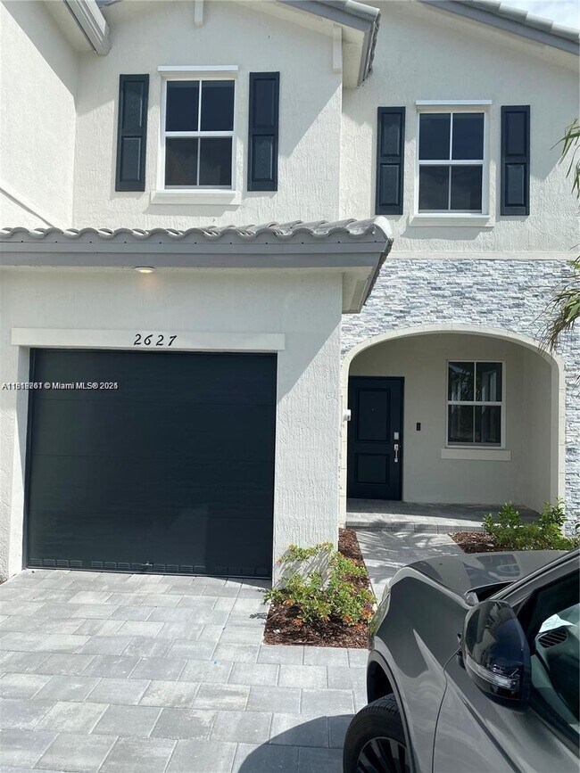 property at 2627 SE 12th St